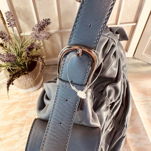 Donald Pliner Shoulder Bag - Picture 3 of 12